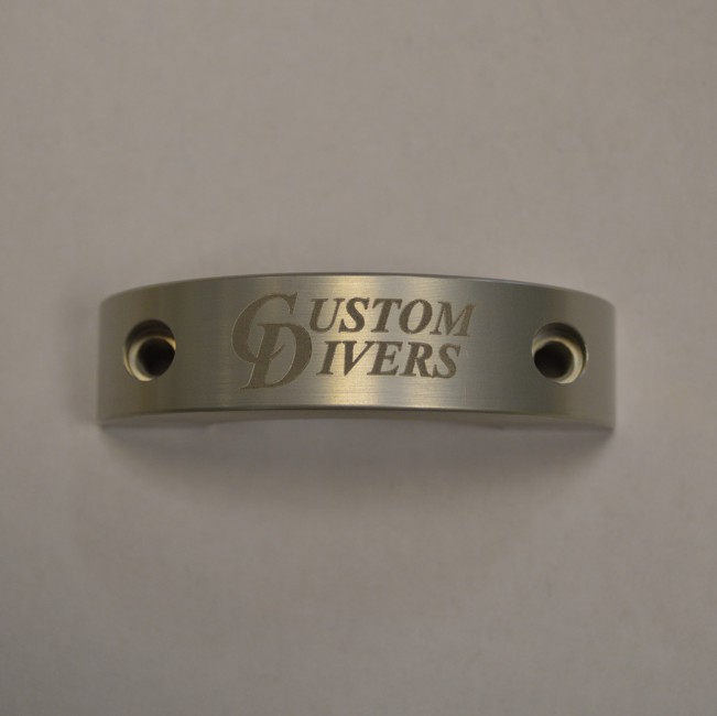 Laser marking curved surfaces